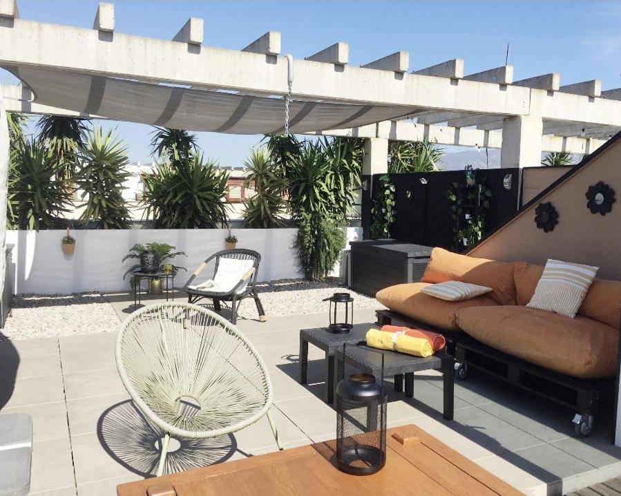 Superbe Appartement Avec Solarium Et Piscine Communautaire Roses Exterior photo