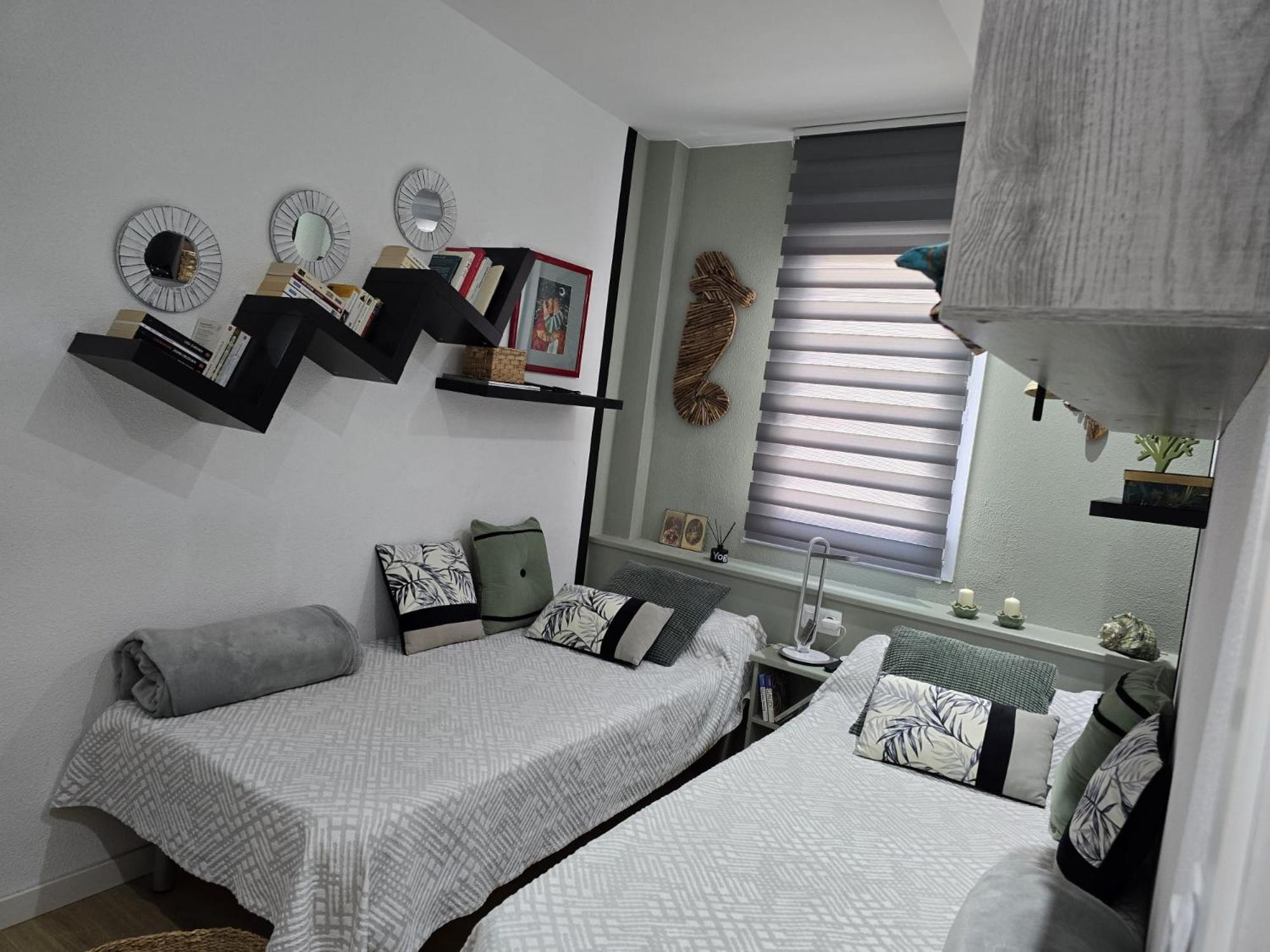 Superbe Appartement Avec Solarium Et Piscine Communautaire Roses Exterior photo